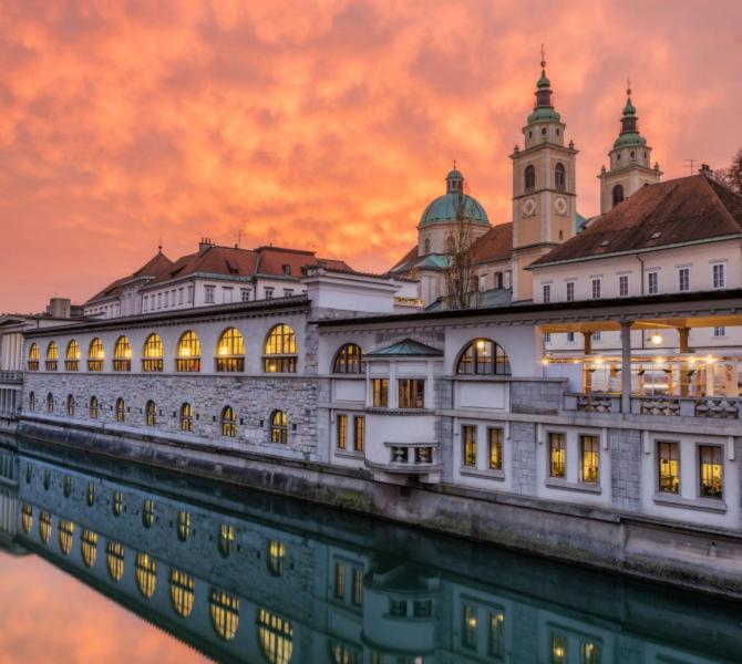 Hotel Siska リュブリャナ エクステリア 写真