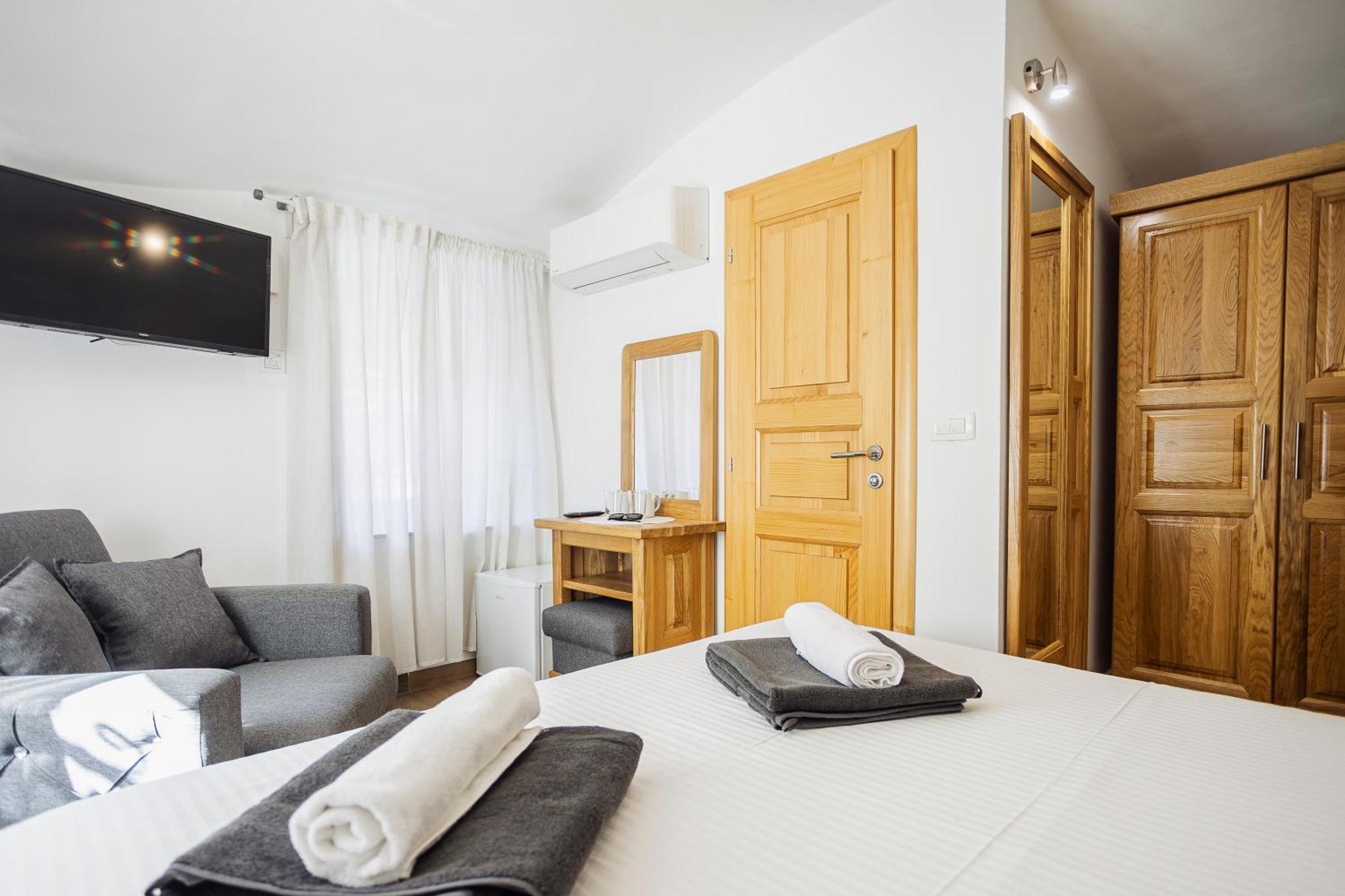 Hotel Siska リュブリャナ エクステリア 写真