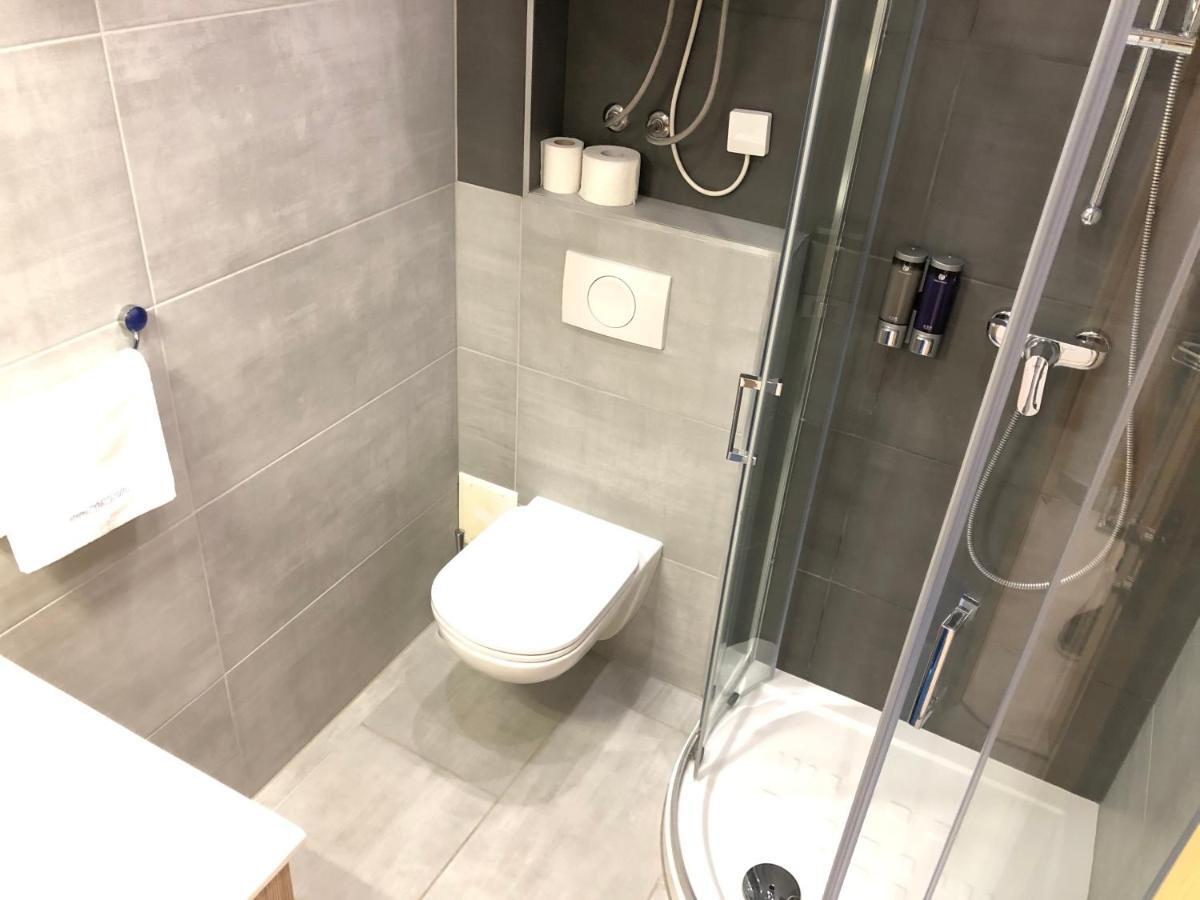 Hotel Siska リュブリャナ エクステリア 写真