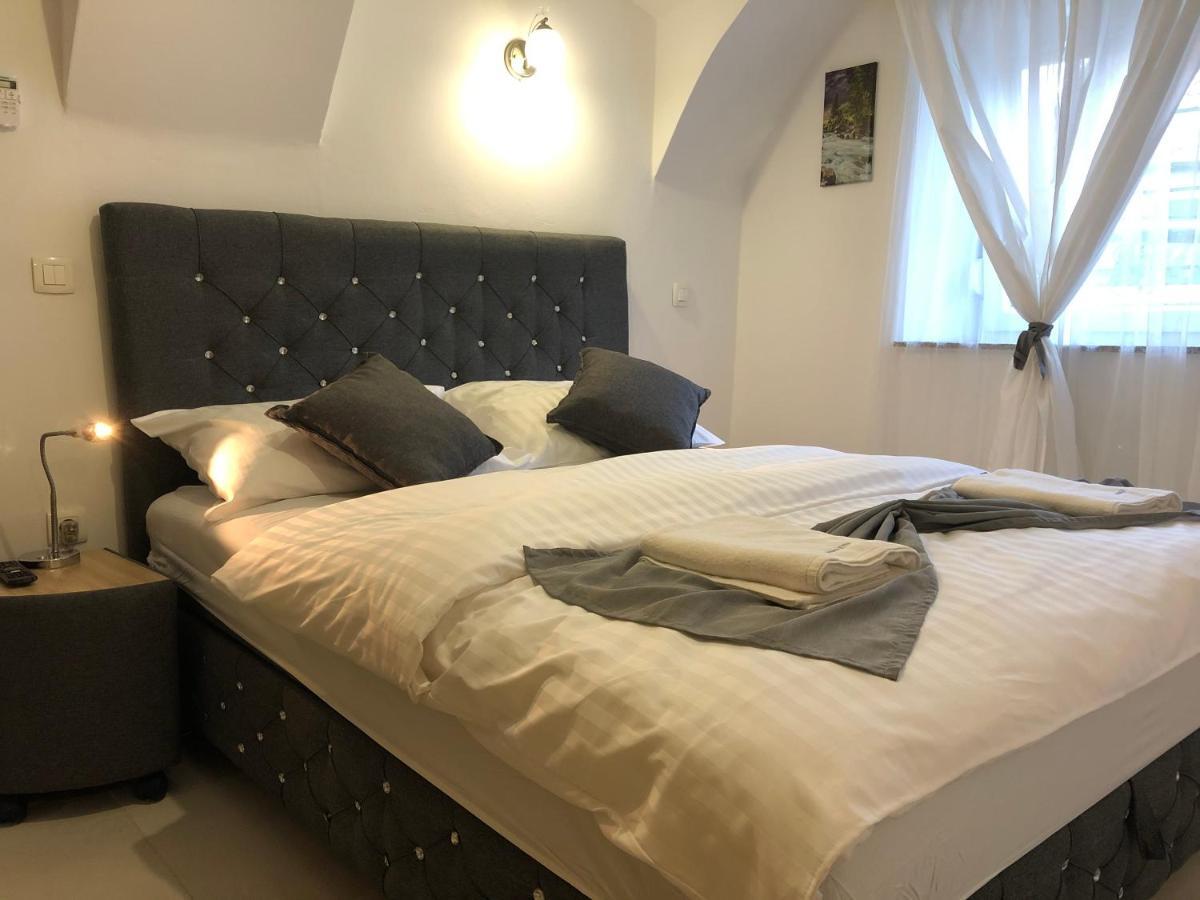 Hotel Siska リュブリャナ エクステリア 写真